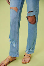 Indlæs billede til gallerivisning High Rise Distressed Wide Leg Jeans
