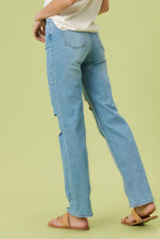 Indlæs billede til gallerivisning High Rise Distressed Wide Leg Jeans
