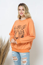 Indlæs billede til gallerivisning Tiger Studded Star Graphic Sweatshirt
