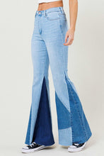 Indlæs billede til gallerivisning Color Block Side Slit Flare Jeans
