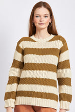Lataa kuva Galleria-katseluun, Oversize Strip Sweater
