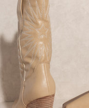 Lataa kuva Galleria-katseluun, Starburst Embroidery Boots
