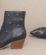 Indlæs billede til gallerivisning Star Studded Boots
