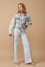 Lataa kuva Galleria-katseluun, Cut Out At Side w/ Jewel Trim Stretch Denim Jeans
