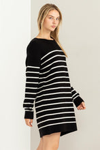 Indlæs billede til gallerivisning Classic Stripe Sweater Dress
