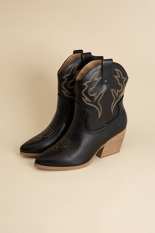 Pointed Toe Western Boots