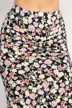 Lataa kuva Galleria-katseluun, Front Knot Floral Top &amp; Ruched Maxi Skirts Set
